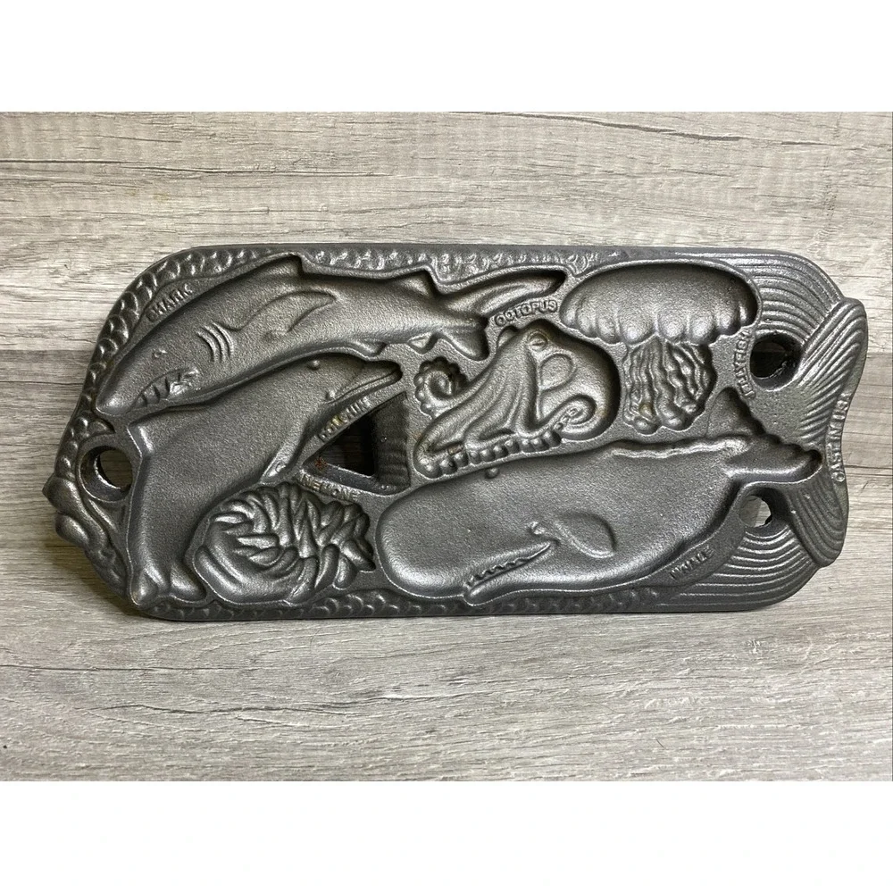 1989 John Wright Co Double Sided Cast Iron Sea Life Cookie Form Vintage